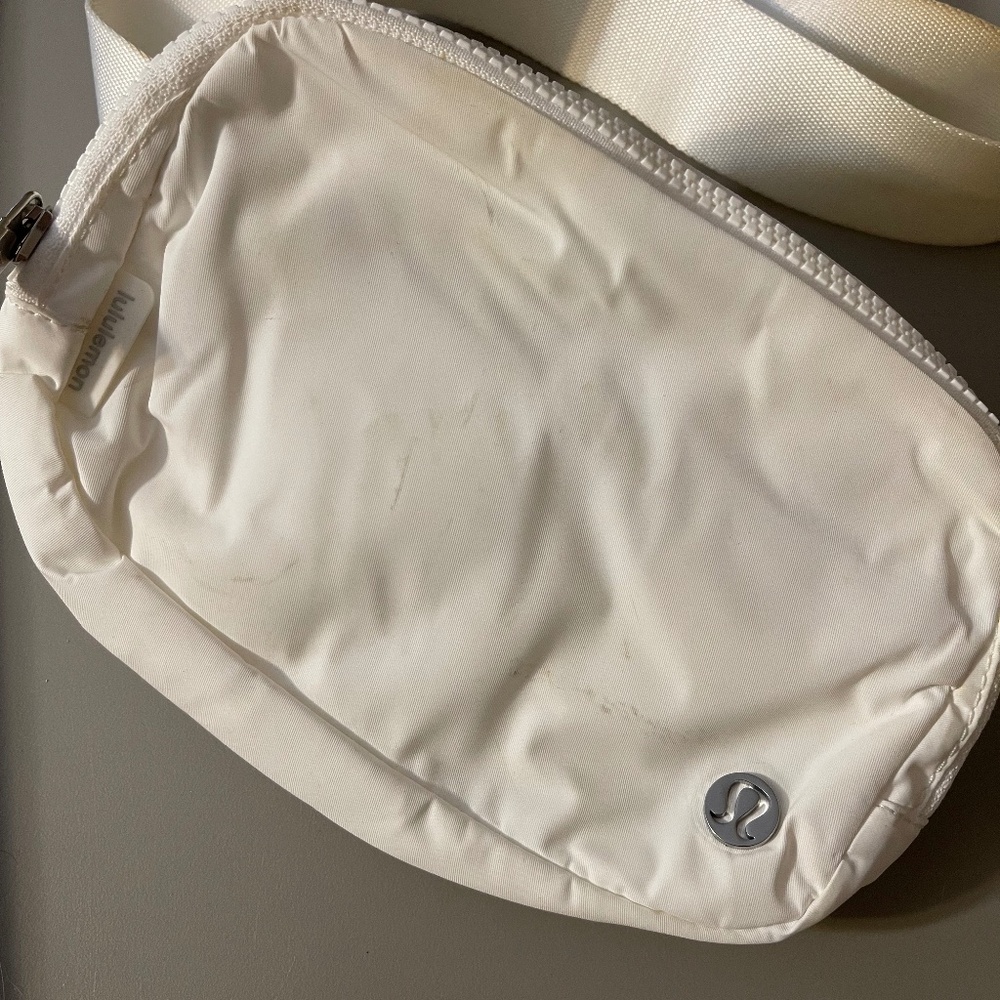 Lululemon Everywhere Belt Bag in White